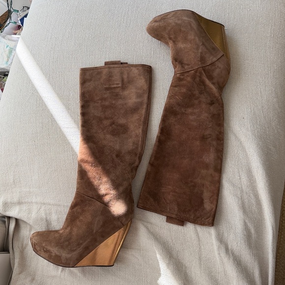 Free People NWT Cognac Suede & Gold Wedge platform Knee High Boot Sexy Chic LOVE - Picture 15 of 15